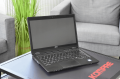 Laptop Fujitsu LifeBook U728 – gładzik z przyciskami i obudowa robocza