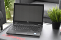 Laptop Fujitsu LifeBook U728 – logo na obudowie na wieku obudowy