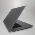 Apple MacBook Pro A1707 – klawiatura wyspowa z osobnym blokiem cyfr