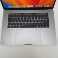 Apple MacBook Pro A1707 – dostępne porty USB wideo i audio