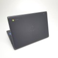 Laptop HP – od spodu z dostępem do dysku