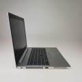 HP EliteBook 745 G5 – ujęcie z prawej strony z dostępem do portów USB do podłączenia akcesoriów