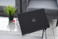 Laptop Dell Latitude 5590 – przód laptopa otwarty wyświetlacz i klawiatura
