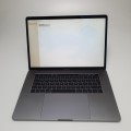 Laptop Apple MacBook Pro A1707 – zamknięty laptop, klapa górna