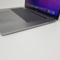 Apple MacBook Pro A1707 – dolna część obudowy z kratkami wentylacji