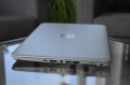 HP EliteBook 840 G5 – zawiasy ekranu i tylna krawędź obudowy