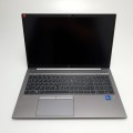 Laptop HP ZBook Firefly 15 – klawiatura standardowa QWERTY z numpadem