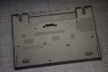 Dolna pokrywa Lenovo T460 - system chłodzenia z otworami wentylacyjnymi przy procesorze