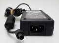 Zasilacz Delta 12V 2.5A 30W – widok z góry z logo producenta