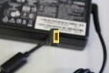 Zasilacz Lenovo – ujęcie z boku z otworami wentylacji
