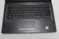 Laptop Fujitsu LifeBook U749 – widok z przodu z otwartą klapą matrycy wyświetlacz i klawiatura
