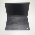 Laptop Dell Precision 7540 – zamknięty laptop, klapa górna z logo producenta