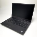 Laptop Dell Precision 7750 FHD – po prawej stronie ze złączami USB do podłączenia akcesoriów