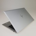 Laptop HP EliteBook 845 G8 – po lewej stronie z dostępem do portów USB do peryferiów