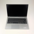 HP EliteBook 840 G8 – spód laptopa ze śrubami montażowymi