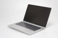 Laptop HP EliteBook 830 G7 – spód laptopa z gumowymi nóżkami