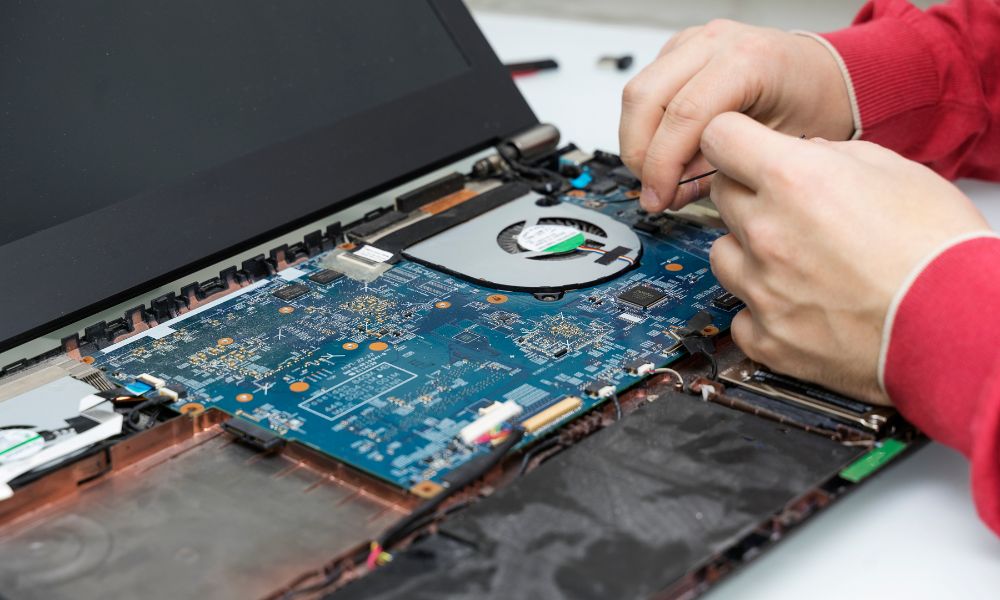 Matryca 30 pin czy 40 pin? Różnice eDP, LVDS i zgodność paneli
